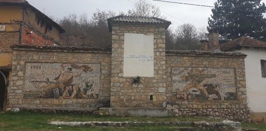 Санирана спомен-чешмата на НОБ во Сливово со мозаици од Борко Лазески 